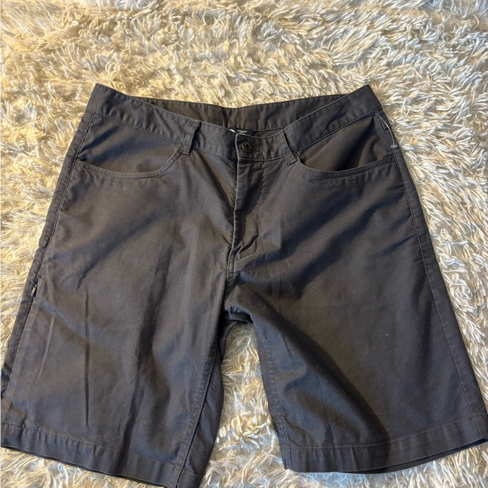 The North Face Men's Charcoal‎ Flat Front Shorts